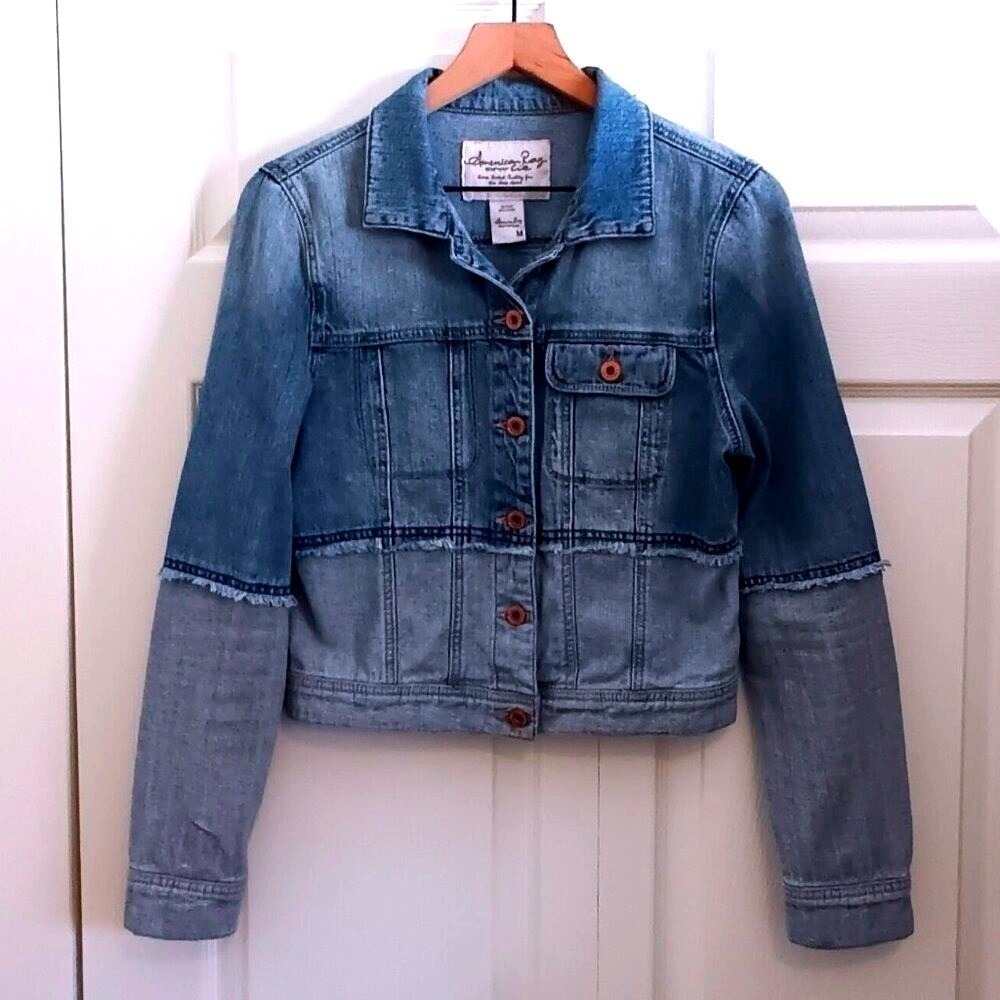 American Rag Womens Denim Jacket Blue Size M Two Tone Frayed Raw Edge Seam Crop